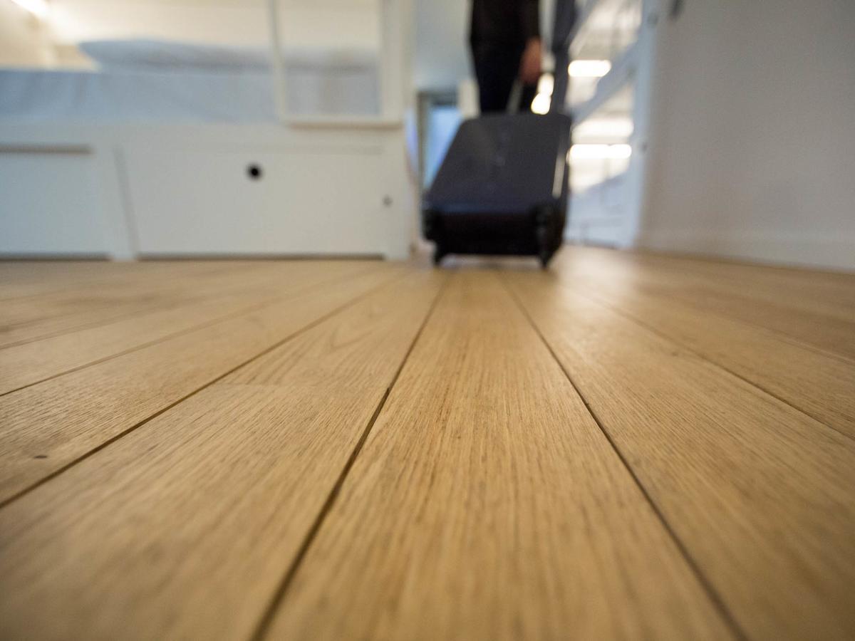Bluesock Hostels Porto Eksteriør bilde Laminate flooring