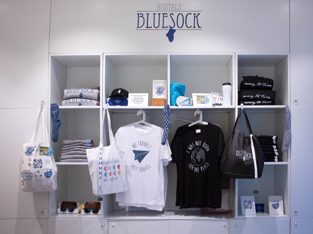 Bluesock Hostels Porto Eksteriør bilde Blue Sock Shop