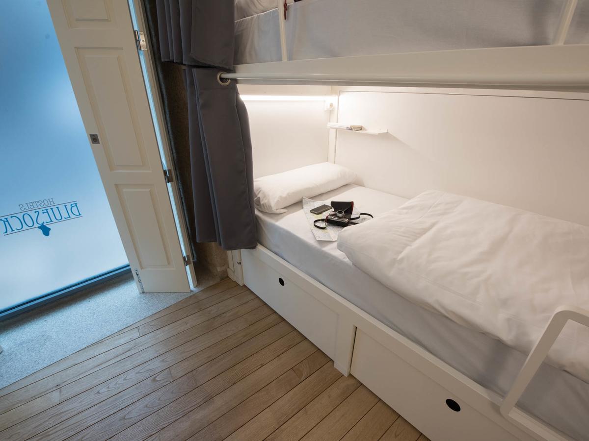 Bluesock Hostels Porto Eksteriør bilde A single room at the hotel