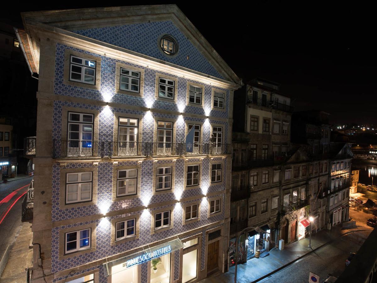 Bluesock Hostels Porto Eksteriør bilde The Azulejos Hotel, in the Baixa district of Lisbon, Portugal