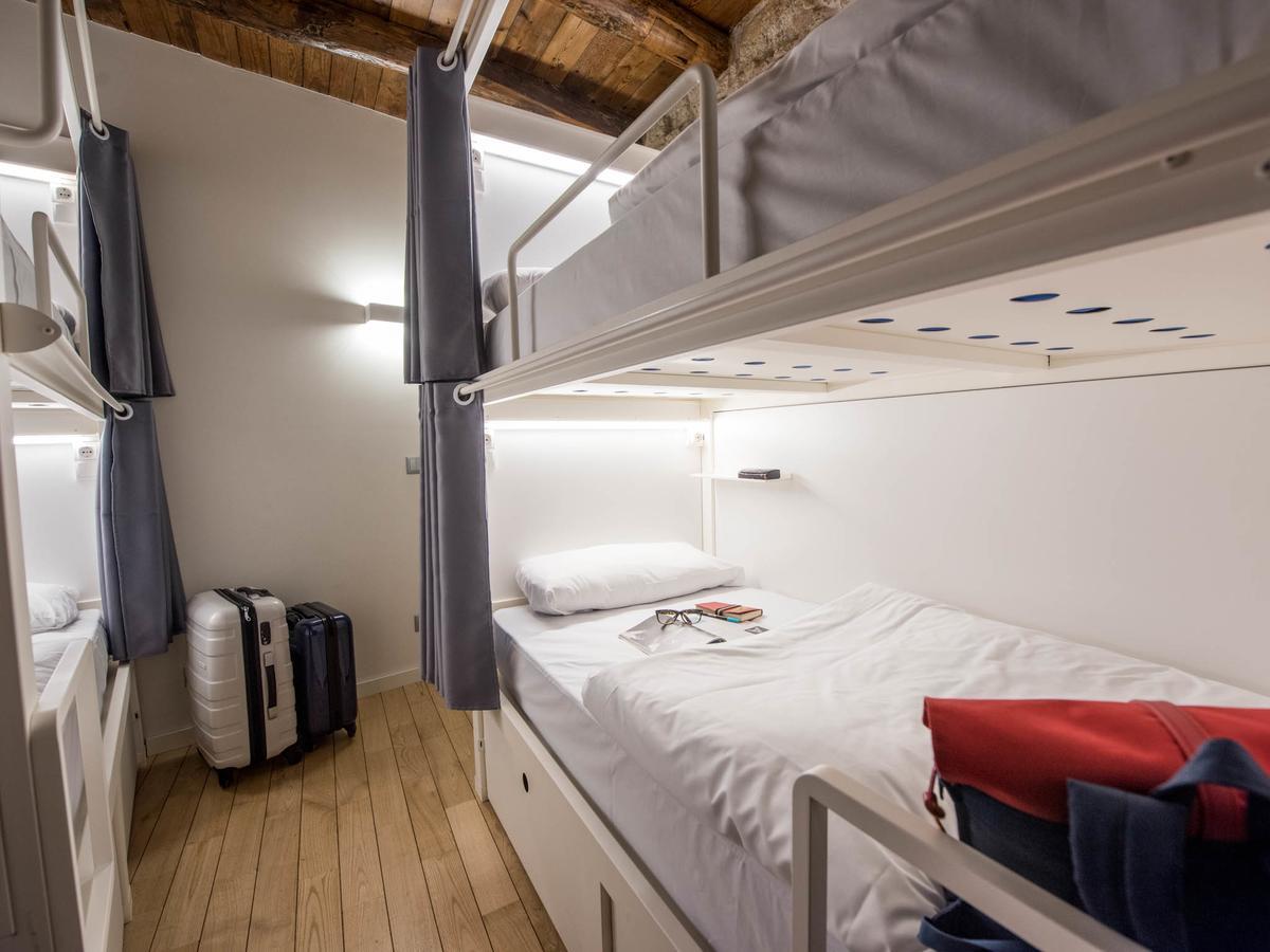 Bluesock Hostels Porto Eksteriør bilde A typical room at the hotel