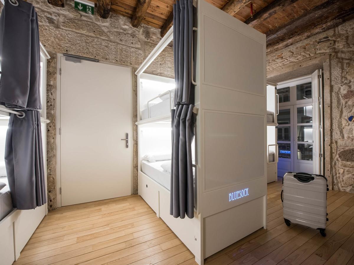 Bluesock Hostels Porto Eksteriør bilde A capsule hotel in Barcelona, Spain